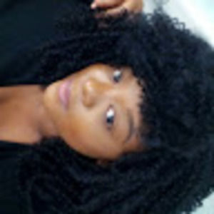 Meet your Posher, Alexandrea